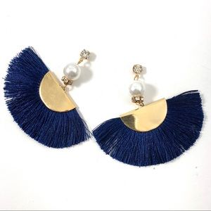 Jewelry - ๐ Blue tassle fringe earrings Goldtone (H) Jewelry - ๐ Blue tassle fringe earrings Goldtone (H)